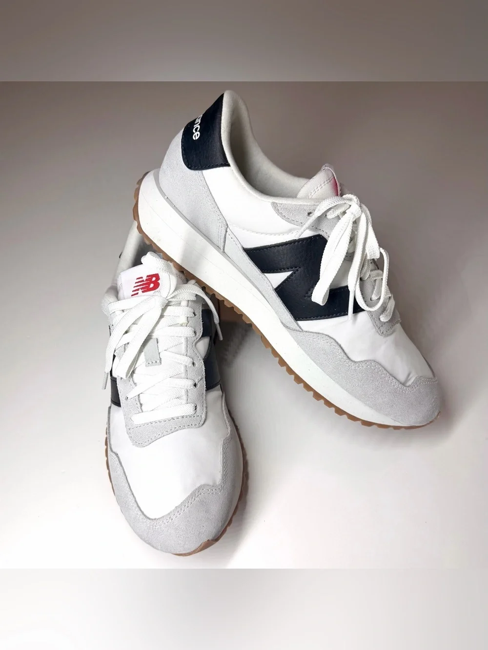 New Balance® 237 Unisex Athletic Running Shoes Size- 9.5 Men’s / 11 Women’s